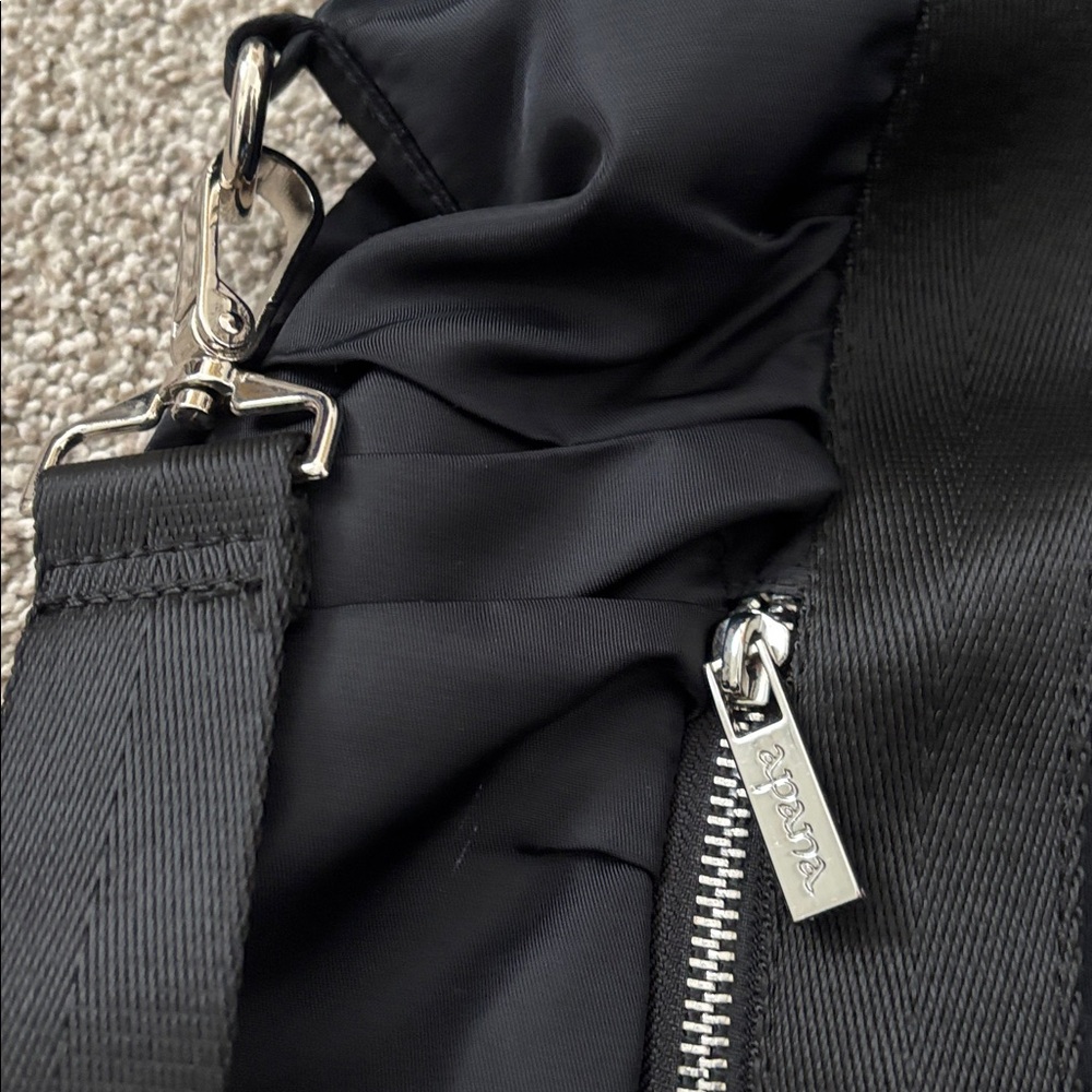 Stylish Black Yoga Bag - Picture 6 of 9